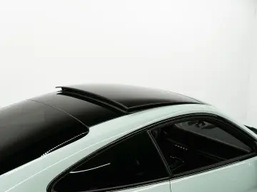 PORSCHE 992 Carrera