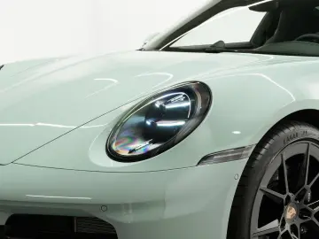 PORSCHE 992 Carrera