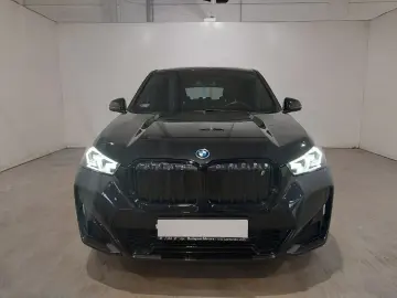 BMW iX1 30 xDrive M Sport AHK 20  ACC LED CAM UVP 72