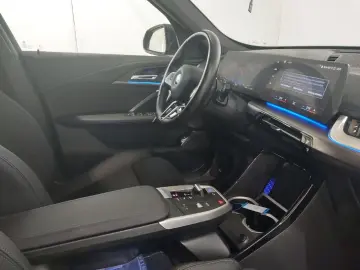 BMW iX1 30 xDrive M Sport AHK 20  ACC LED CAM UVP 72
