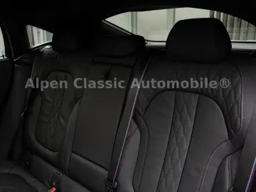 BMW X6 M60 i xDrive B&W  HUD  PANO  AHK  Massage