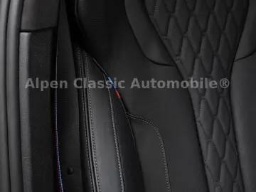 BMW X6 M60 i xDrive B&W  HUD  PANO  AHK  Massage
