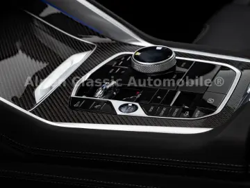 BMW X6 M60 i xDrive B&W  HUD  PANO  AHK  Massage