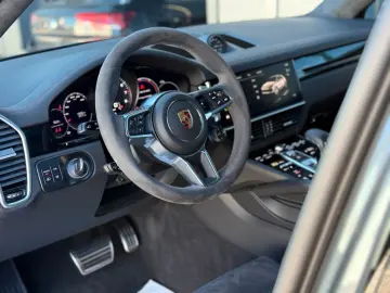 PORSCHE CAYENNE COUPE GTS 22  STANDHZG MATRIX AHK LUFT