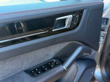 PORSCHE CAYENNE COUPE GTS 22  STANDHZG MATRIX AHK LUFT