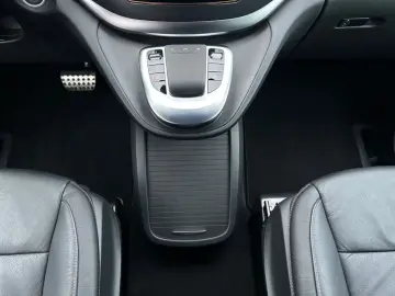 MERCEDES-BENZ EQV 300 AVANTGARDE BURMESTER SOUND PAN…