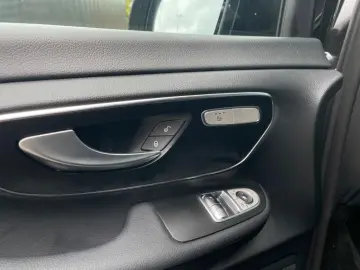 MERCEDES-BENZ EQV 300 Lang FACELIFT TISCH MBUX