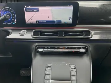 MERCEDES-BENZ EQV 300 Lang FACELIFT TISCH MBUX