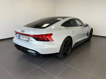 AUDI RS e-tron GT quattro