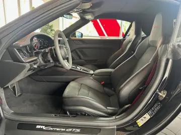 PORSCHE 992 GTS Cabrio  Matrix ACC S.AGA Lift Garantie