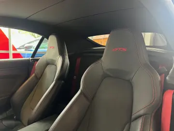 PORSCHE 992 GTS Cabrio  Matrix ACC S.AGA Lift Garantie