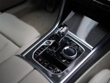 BMW M850i xDrive   Laser   Individual   B&W   360