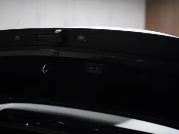BMW M850i xDrive   Laser   Individual   B&W   360