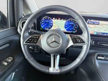 MERCEDES-BENZ EQV 300 Lang PANO BURM DISTR KAM NAVI …