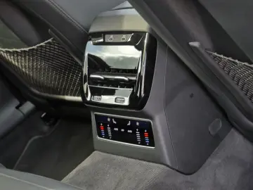 AUDI A6 Avant 55 TFSI quattro S line Matrix B&O Pano