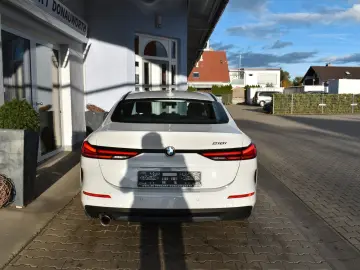 BMW 218i Gran Coupe Aut. Advantage Navi Sitzhzg LED