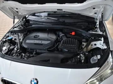 BMW 218i Gran Coupe Aut. Advantage Navi Sitzhzg LED