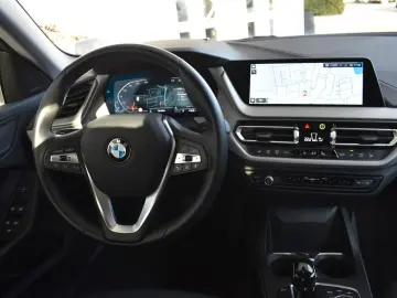BMW 218i Gran Coupe Aut. Advantage Navi Sitzhzg LED