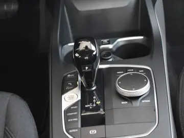 BMW 218i Gran Coupe Aut. Advantage Navi Sitzhzg LED