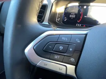 VW T-Roc 1.5 TSI Navi  LED ACC IQ drive digitales C