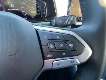 VW T-Roc 1.5 TSI Navi  LED ACC IQ drive digitales C
