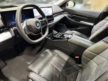 BMW 520 d xDrive Lim.  Standh.  Panorama-Schiebedach