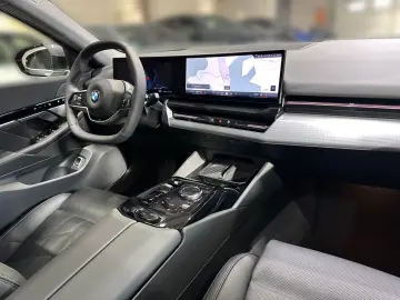 BMW 520 d xDrive Lim.  Standh.  Panorama-Schiebedach