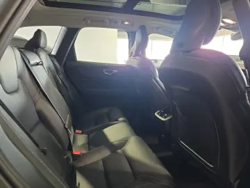 VOLVO XC60 B5 Inscription ACC Sitzklima 360  Pano LED