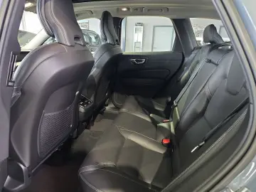 VOLVO XC60 B5 Inscription ACC Sitzklima 360  Pano LED