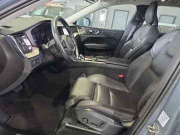 VOLVO XC60 B5 Inscription ACC Sitzklima 360  Pano LED