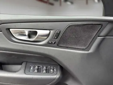 VOLVO XC 60 B5 AWD Ultimate Bright RFK 360 Grad