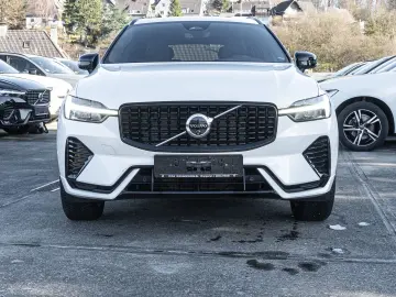 VOLVO XC60 Plus Dark AWD B5 Benzin EU6d Allrad Leder d