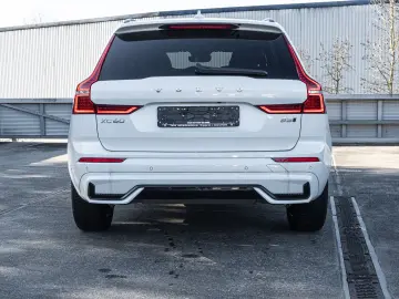 VOLVO XC60 Plus Dark AWD B5 Benzin EU6d Allrad Leder d