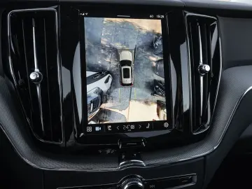 VOLVO XC60 Plus Dark AWD B5 Benzin EU6d Allrad Leder d
