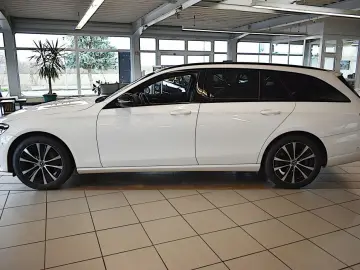MERCEDES-BENZ E 300 e T 9G-TRONIC Exclusive
