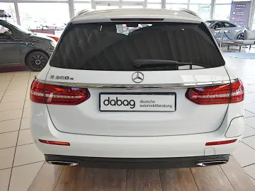 MERCEDES-BENZ E 300 e T 9G-TRONIC Exclusive