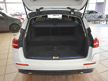 MERCEDES-BENZ E 300 e T 9G-TRONIC Exclusive