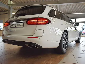 MERCEDES-BENZ E 300 e T 9G-TRONIC Exclusive