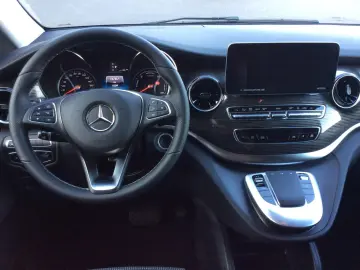 MERCEDES-BENZ EQV 300 L 3xKlima ACC AUT DynLicht Fac…