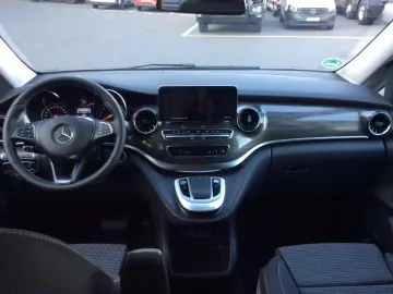 MERCEDES-BENZ EQV 300 L 3xKlima ACC AUT DynLicht Fac…
