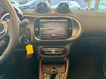 SMART fortwo EQ 22kw Bordlader Exklusiv Pano