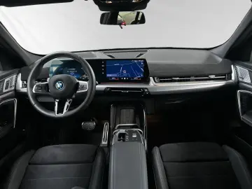 BMW iX2 xDrive30 Inkl. € 1.190 Zubehörbonus M Sport