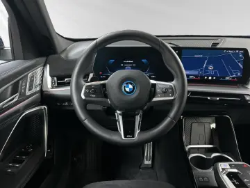 BMW iX2 xDrive30 Inkl. € 1.190 Zubehörbonus M Sport