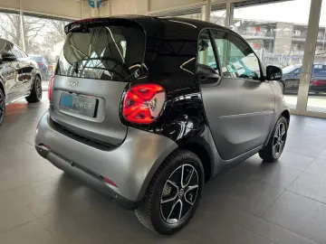 SMART EQ fortwo Exclusive 22kw Lenkradhz 4Season