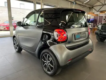 SMART EQ fortwo Exclusive 22kw Lenkradhz 4Season