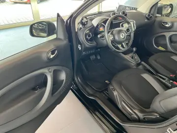 SMART EQ fortwo Exclusive 22kw Lenkradhz 4Season