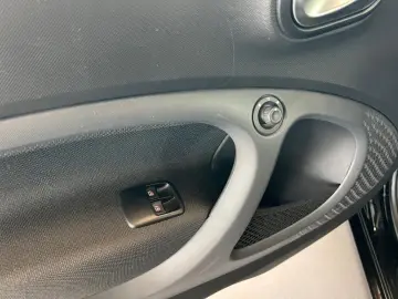 SMART EQ fortwo Exclusive 22kw Lenkradhz 4Season