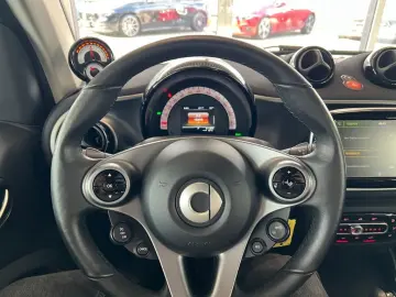 SMART EQ fortwo Exclusive 22kw Lenkradhz 4Season