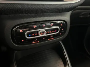 SMART EQ fortwo Exclusive 22kw Lenkradhz 4Season