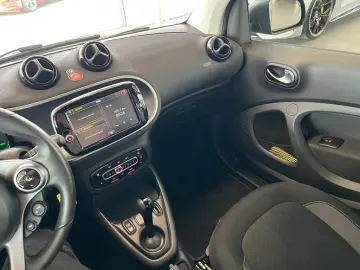 SMART EQ fortwo Exclusive 22kw Lenkradhz 4Season